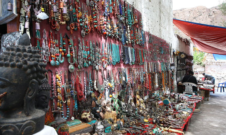 Main Bazaar – Shop For Souvenirs